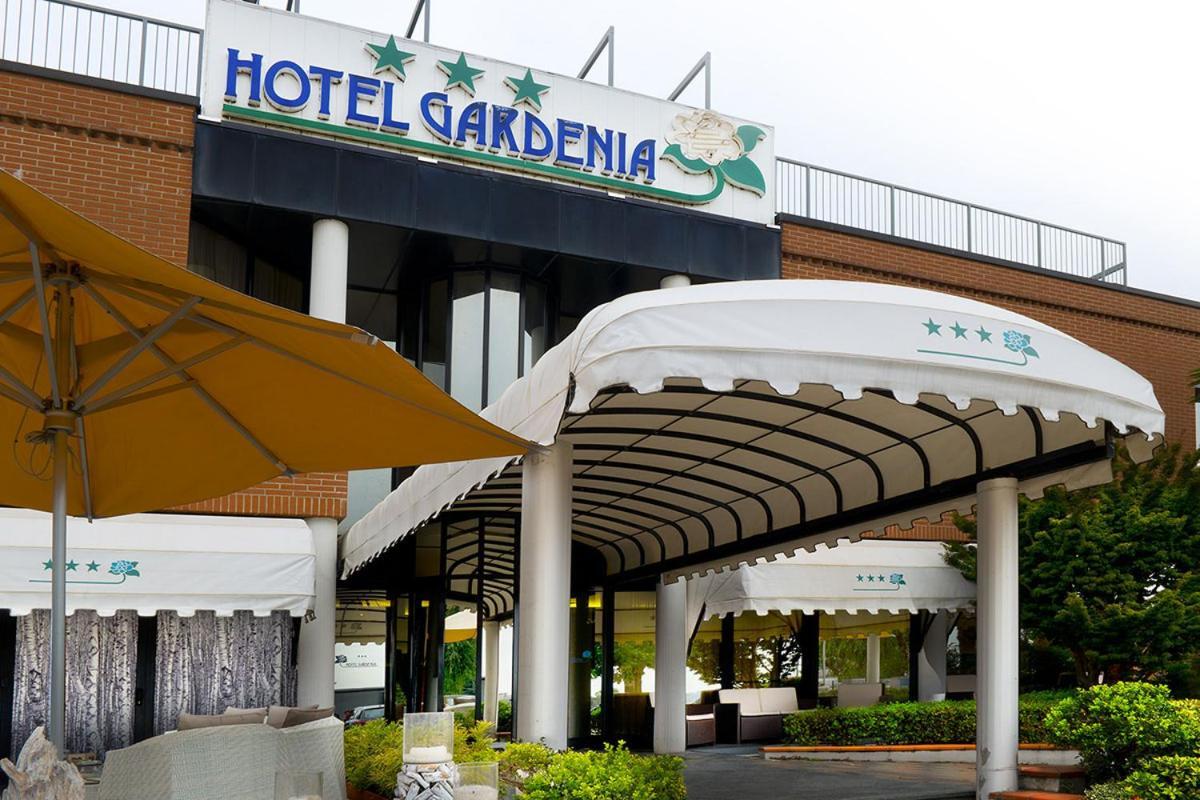 Hotel Gardenia Cermenate Exteriör bild